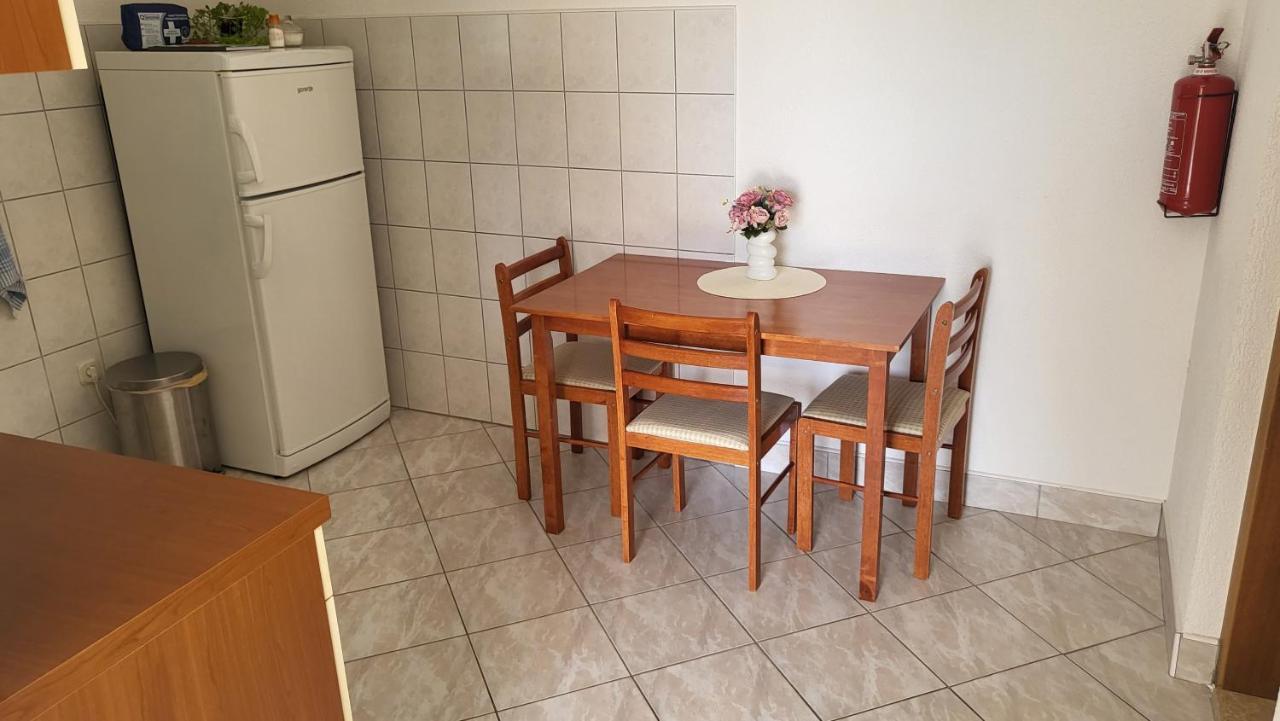 Apartments Alma Orebić Zewnętrze zdjęcie